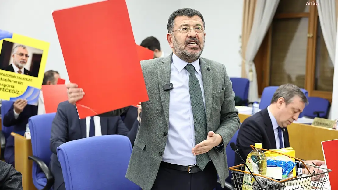 Ağbaba, Emekli Zammını Protesto Etti: Alayınıza