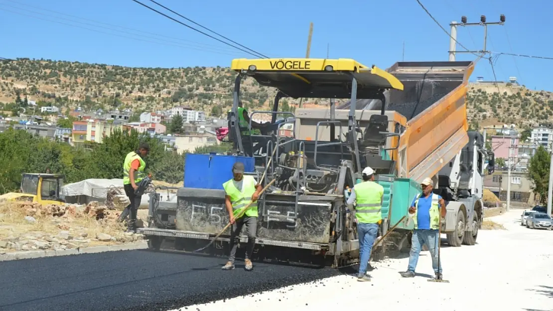 Dicle ilçesinde yollar asfaltlandı...