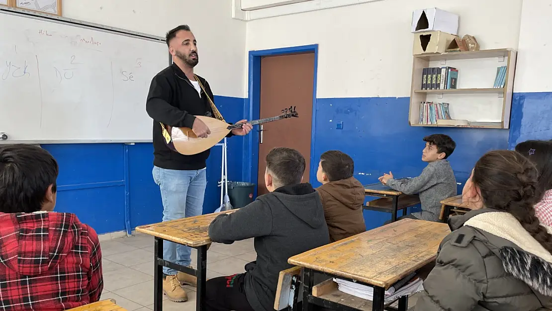 Diyarbakır'da Öğretmenler Köylere Müzik Taşıyor