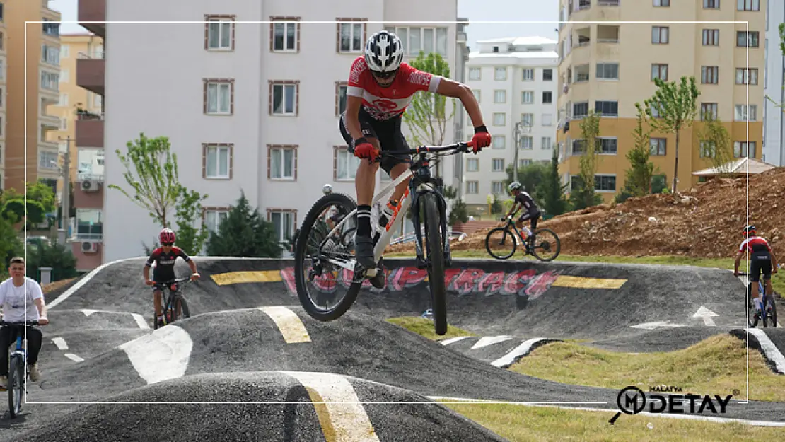 Kahramanmaraşlı Milli Pedallar Büyükşehir'in Parkurunda Piste Çıktı