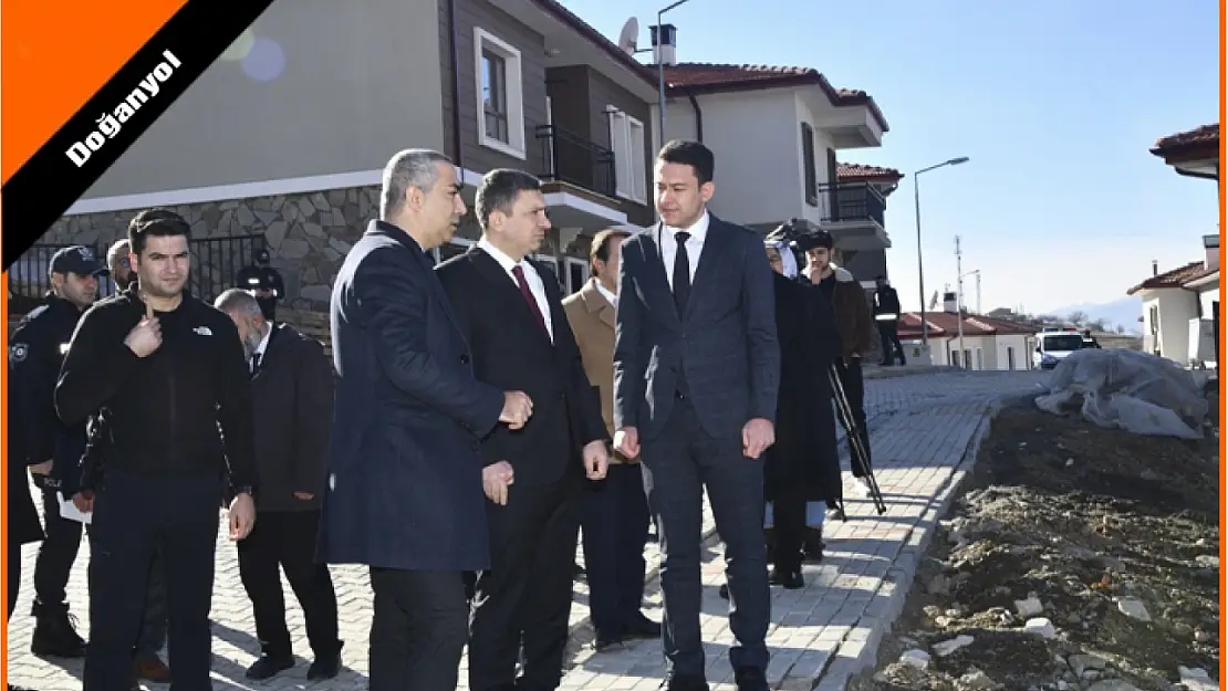 Malatya Valisi Hulusi Şahin Doğanyol İlçesindeki Deprem Konutlarını İnceledi