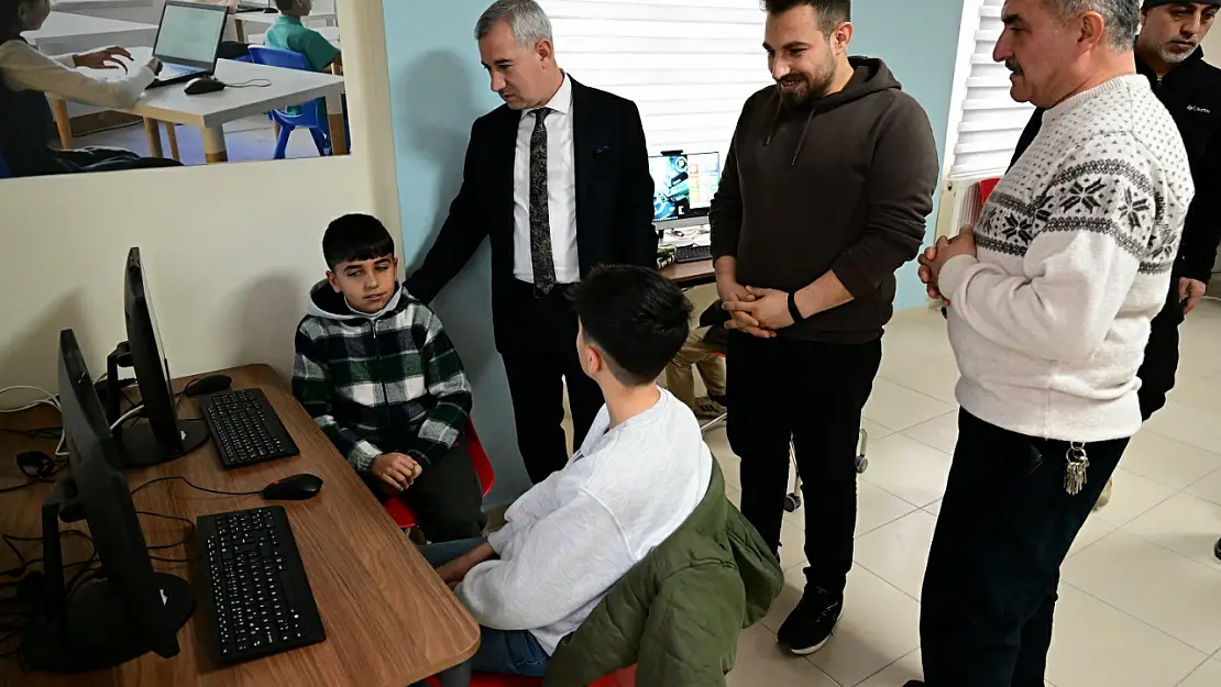 Robotik Kodlama Öğrencilere Yeni Bir Ufuk Kazandırıyor...