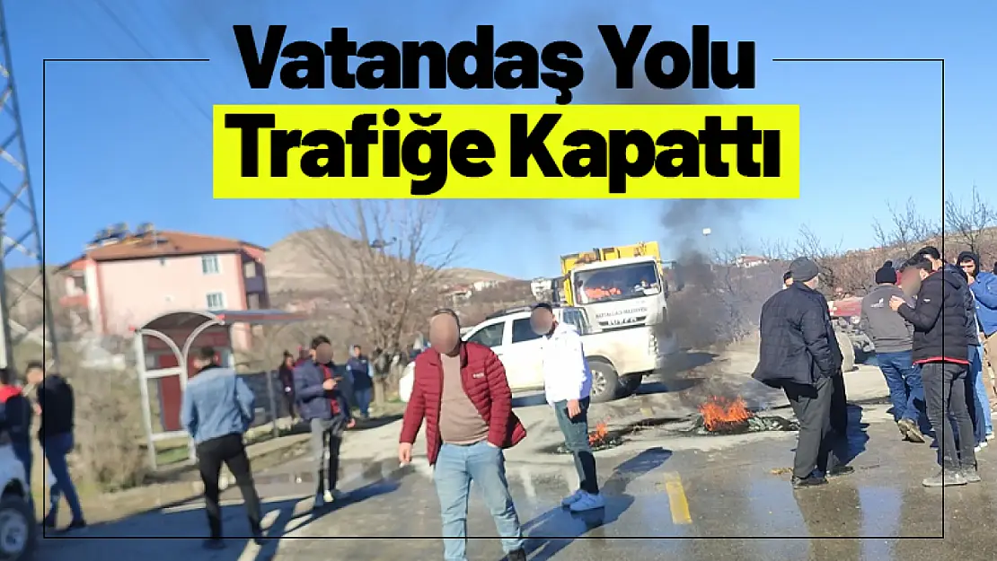 Vatandaş Yolu Trafiğe Kapattı...