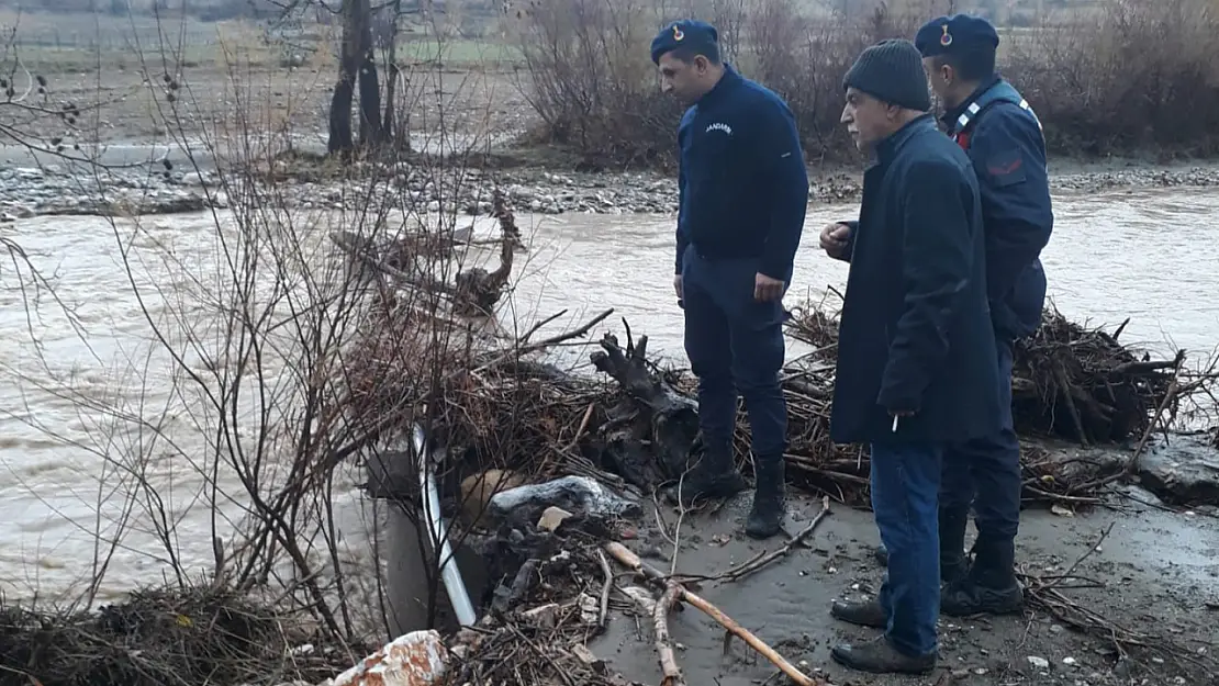 Yağmur Sel Oldu , Dereler Taştı Yollar Çöktü...