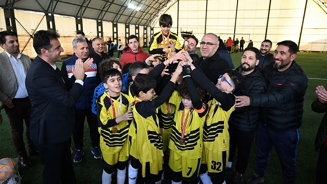 Yeşilyurt Belediyesi'nden Yarıyıl Futbol Turnuvası