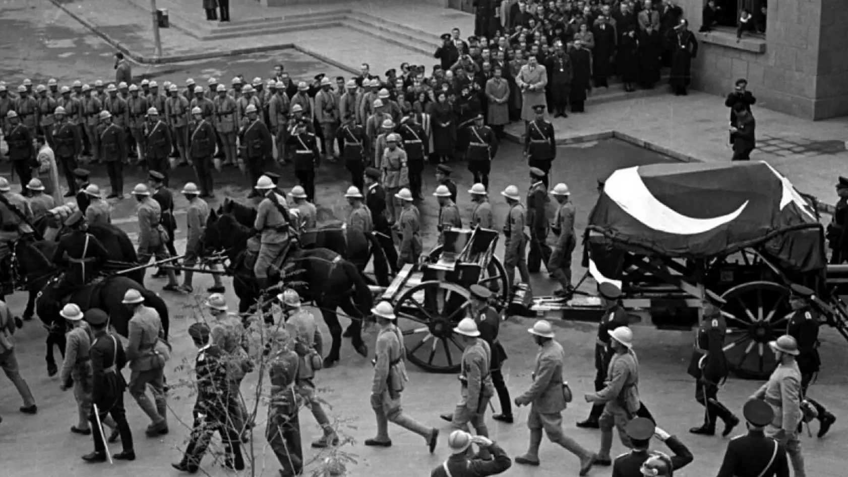 Mustafa Kemal Atatürk'ün cenazesinden kareler