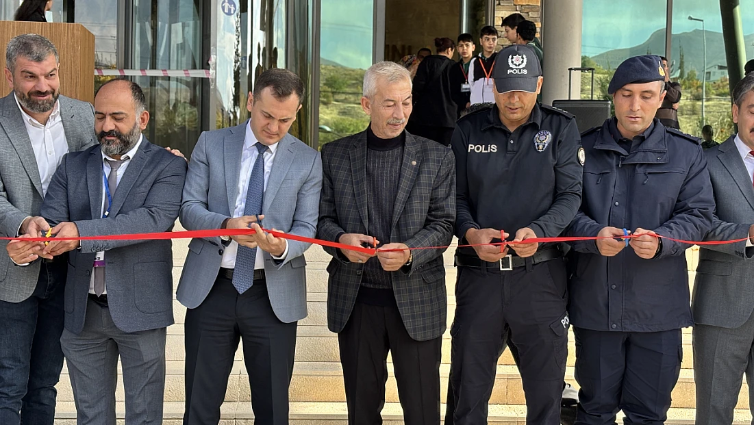 Arapgir’de 'Yerelden Evrensele Kültür ve Bilim Şenliği'” Başladı