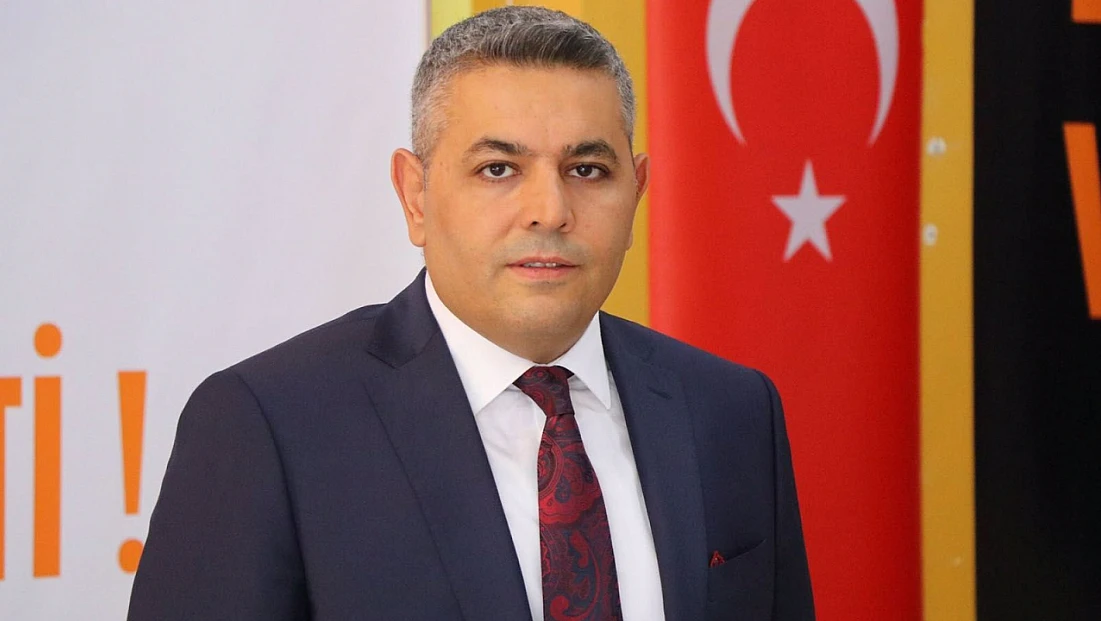 Sadıkoğlu: Atatürk, kalbimizde şükran ve minnetle yaşamaktadır