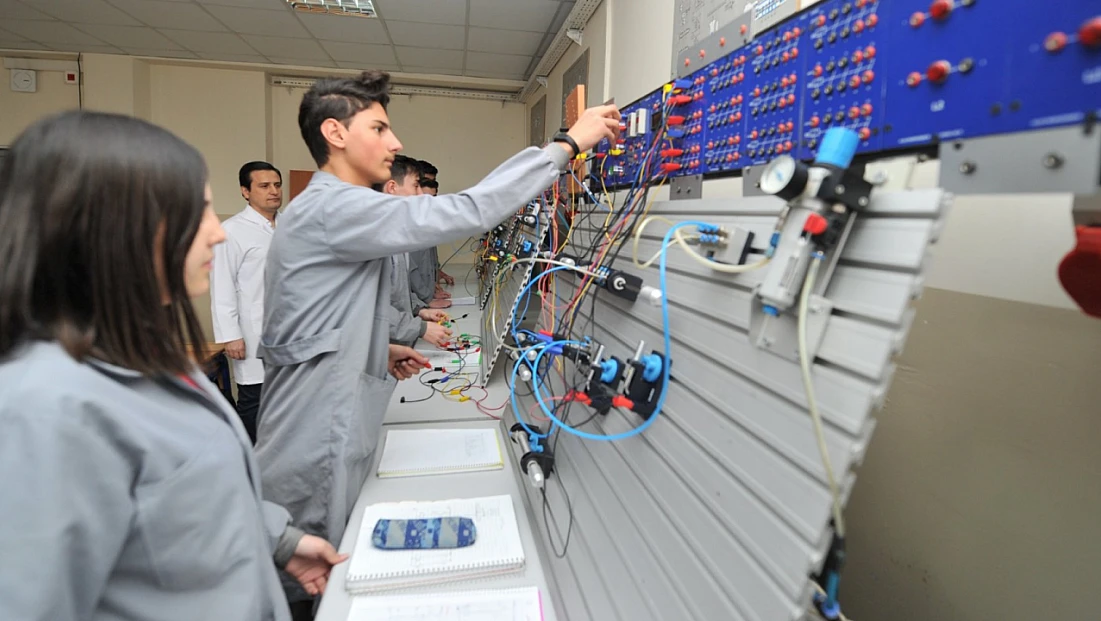 Yeşil ve Dijital Dönüşüme Uyumlu Mesleki Eğitim Hamlesi