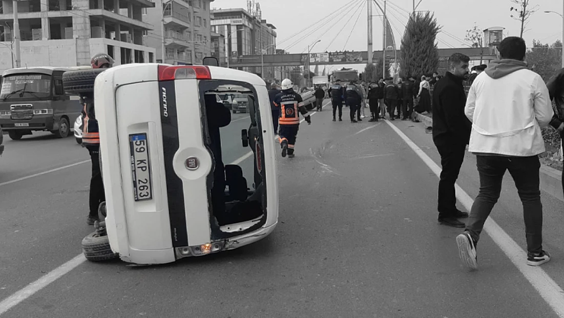Yeşilyurt’ta Trafik Kazası: 3 Yaralı