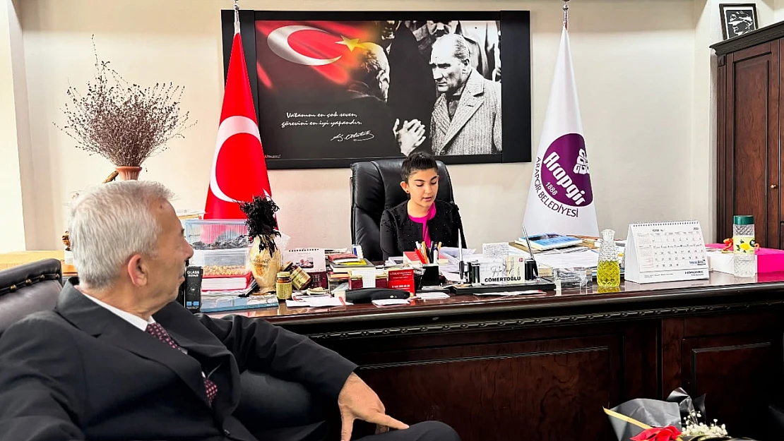 Ahmet Zeyneloğlu Ortaokulu Öğrencilerinden 23 Nisan'da Anlamlı Ziyaret