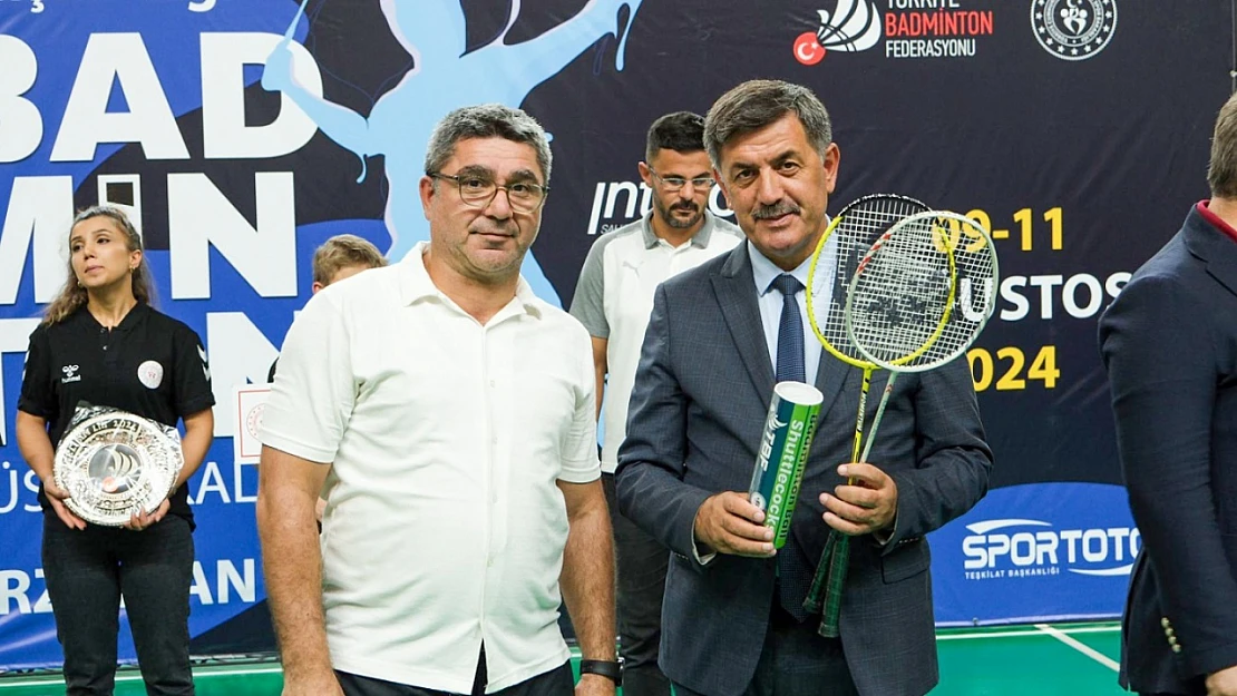 Badminton Süper Ligi müsabakaları açılış seremonisi yapıldı.