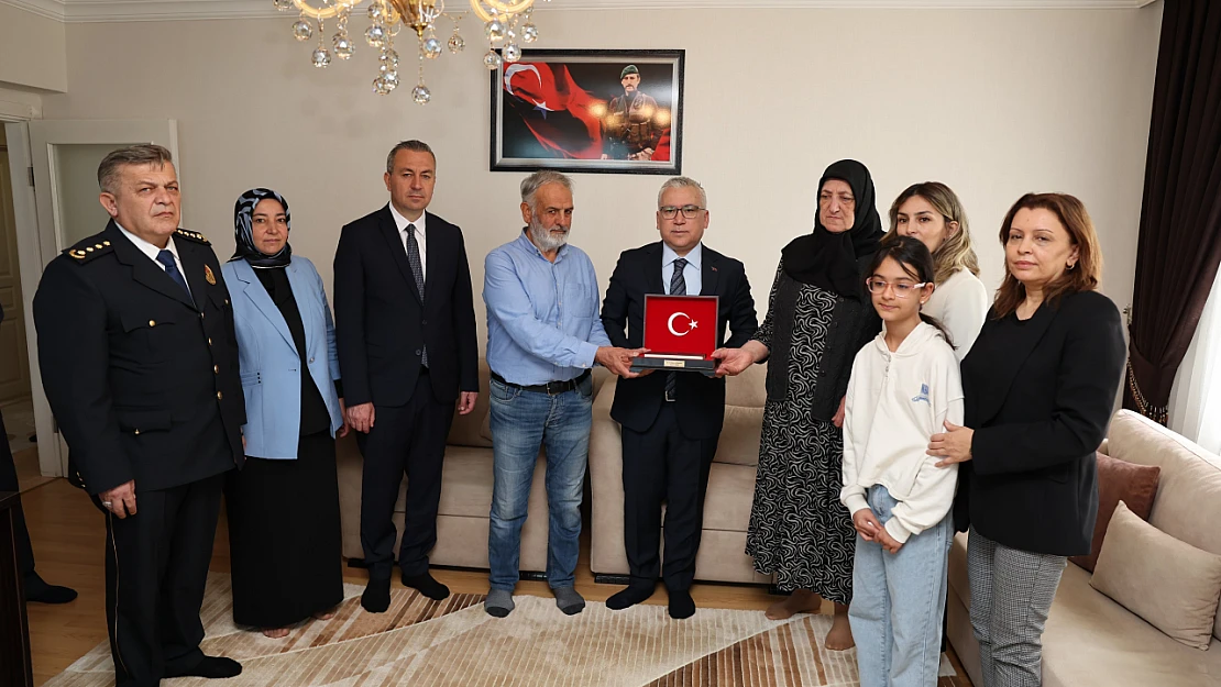 Başkan'dan Muhammed Demir'in ailesini ziyaret etti.
