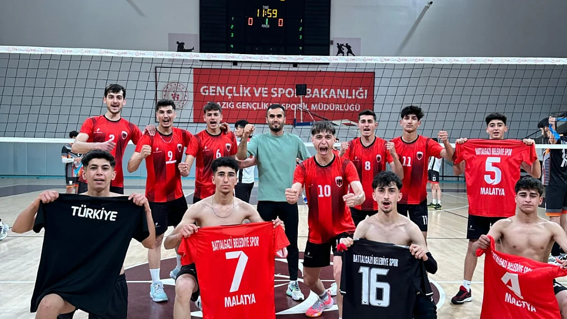 Battalgazi Belediyespor Voleybol Takımı Yarı Finallere Galibiyetle Başladı