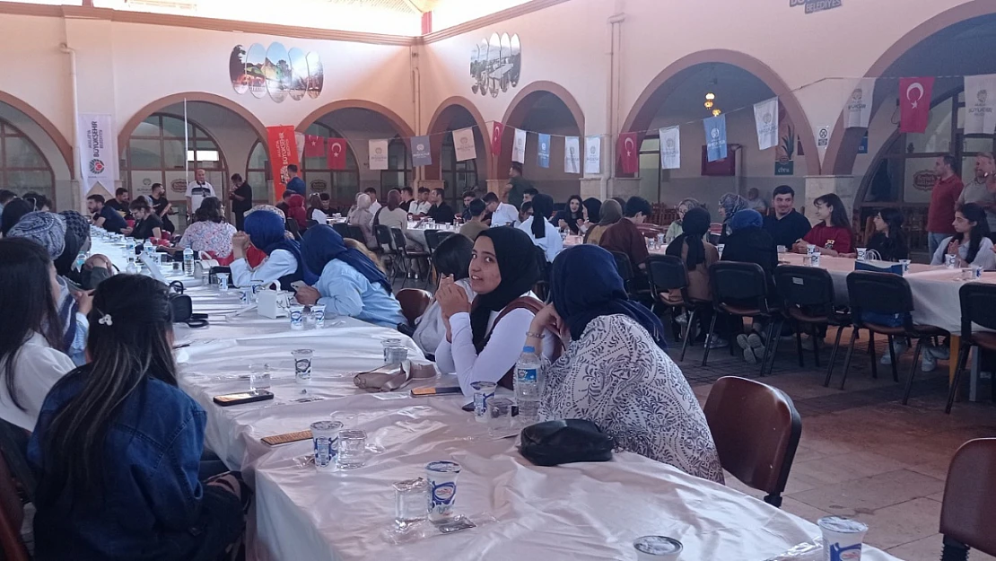 Büyükşehir'den YKS Öğrencilerine Moral Etkinliği