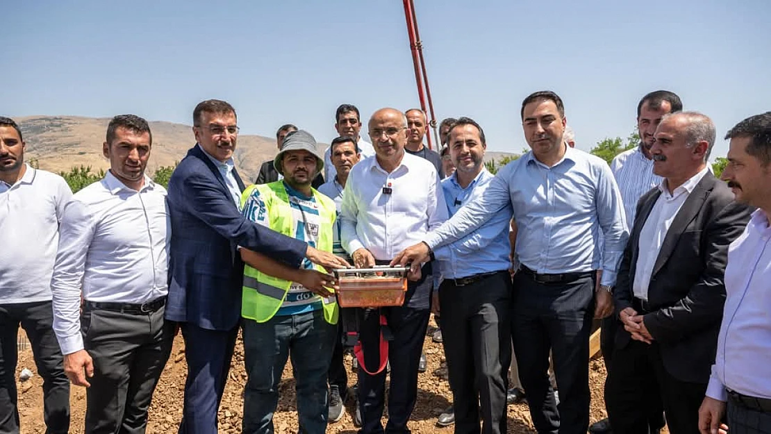 Doğanyol'da Temel Atıldı, Spor Kompleksi Tamamlanıyor.
