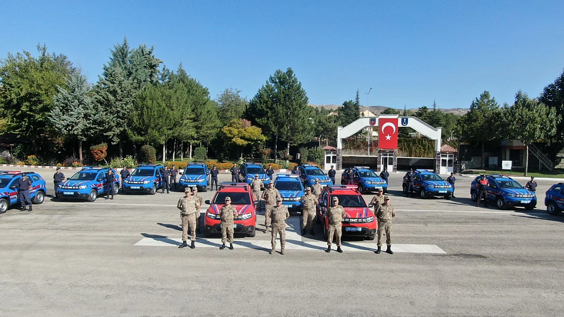 Elazığ'a 15 Yeni Jandarma Aracı