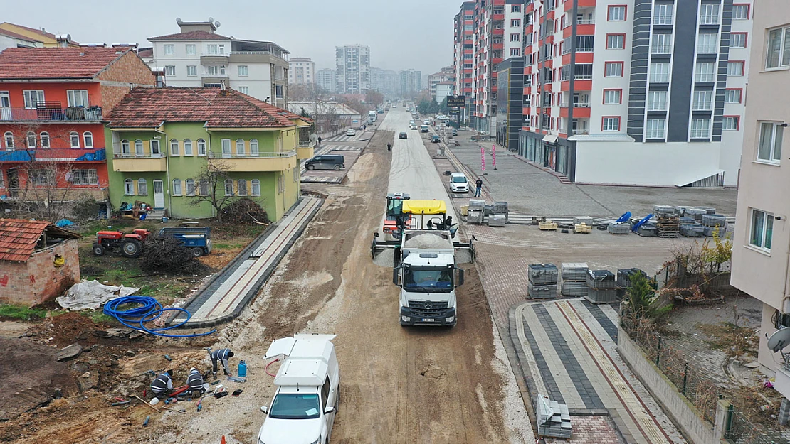 Göztepe Akgeyik Caddesi'nde yol bakım çalışmaları devam ediyor