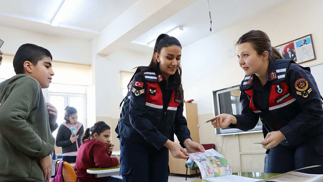 Jandarmadan Anlamlı Ziyaret: Özel Çocuklarla Boyama Etkinliği Düzenlendi