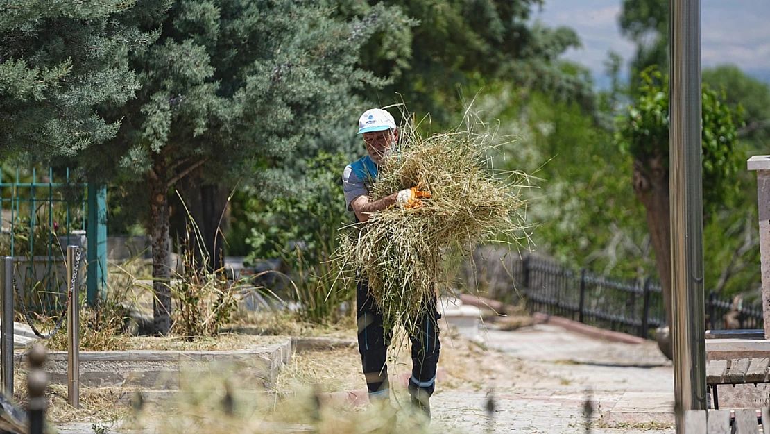 Karababa ve Alibaba Mezarlıkları Temizlendi, Ziyaretçilere Hazır