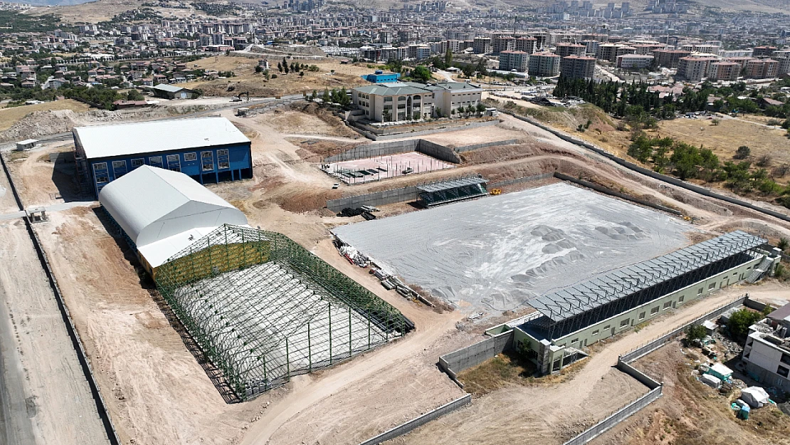 Kaynarca Spor Kompleksi Yeniden Hayat Buluyor