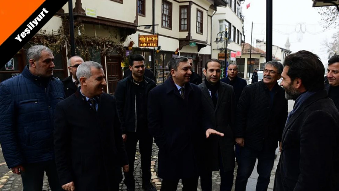 Malatya Valisi Hulusi Şahin  Çırmıhtı Lezzet Caddesinde