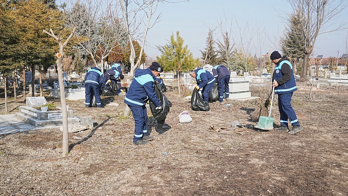 Manevi Mirasımıza Saygı: Mezarlıklarda Temizlik ve Bakım Seferberliği