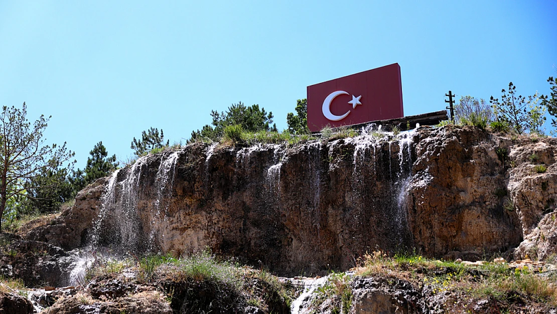 Sivas'ın Gözde Mesire Alanı Paşabahçe'ye Şelale Dokunuşu