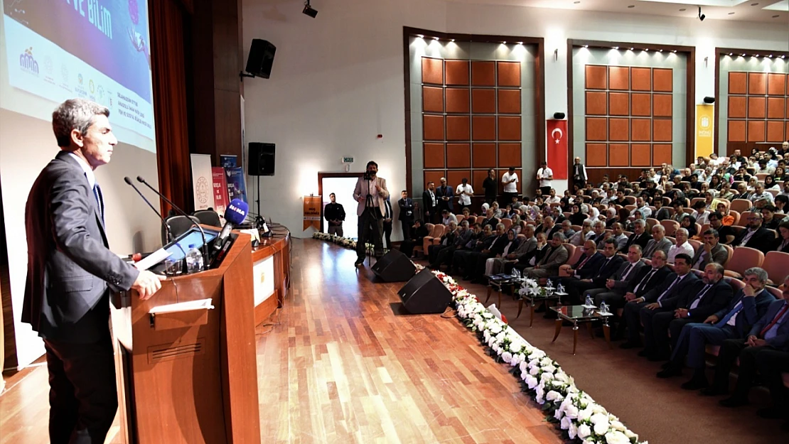 Uluslararası İmam Hatip Öğrencileri Sempozyumu Malatya'da Başladı