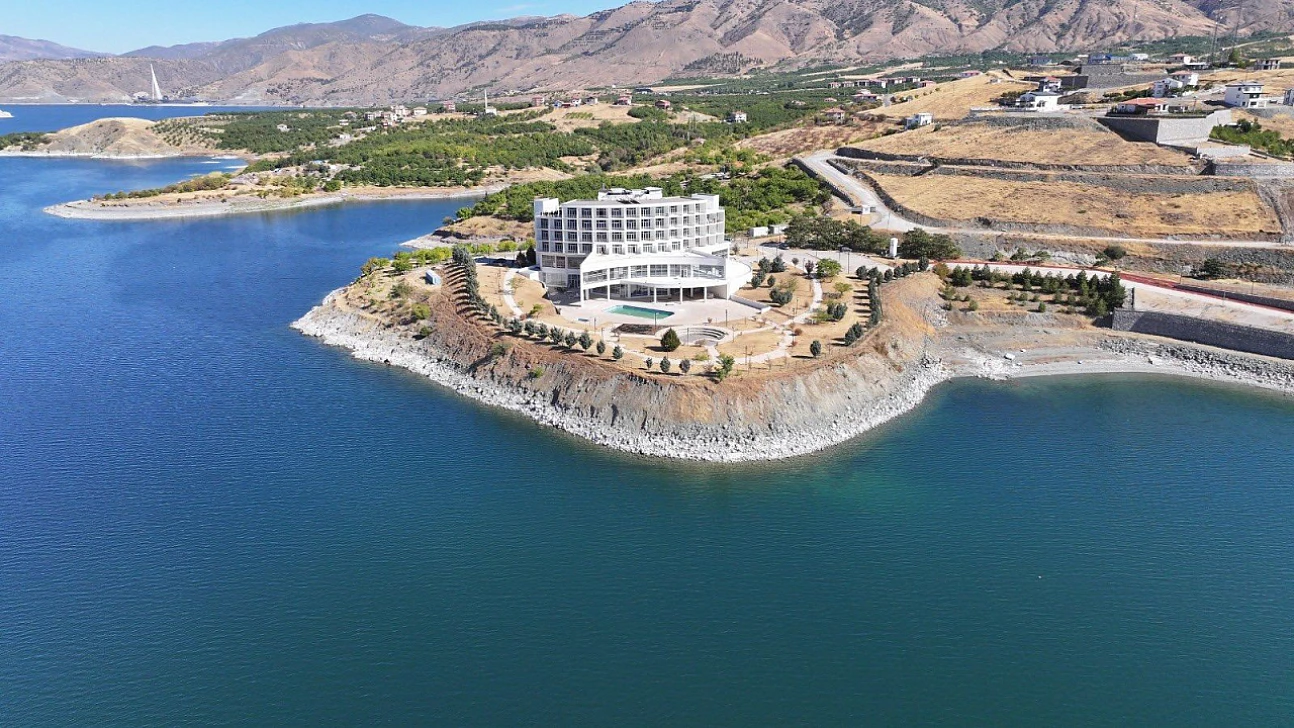 Babacan: Kalegöl Otel, Ocak'ta Öğretmen Akademisi olarak açılıyor!