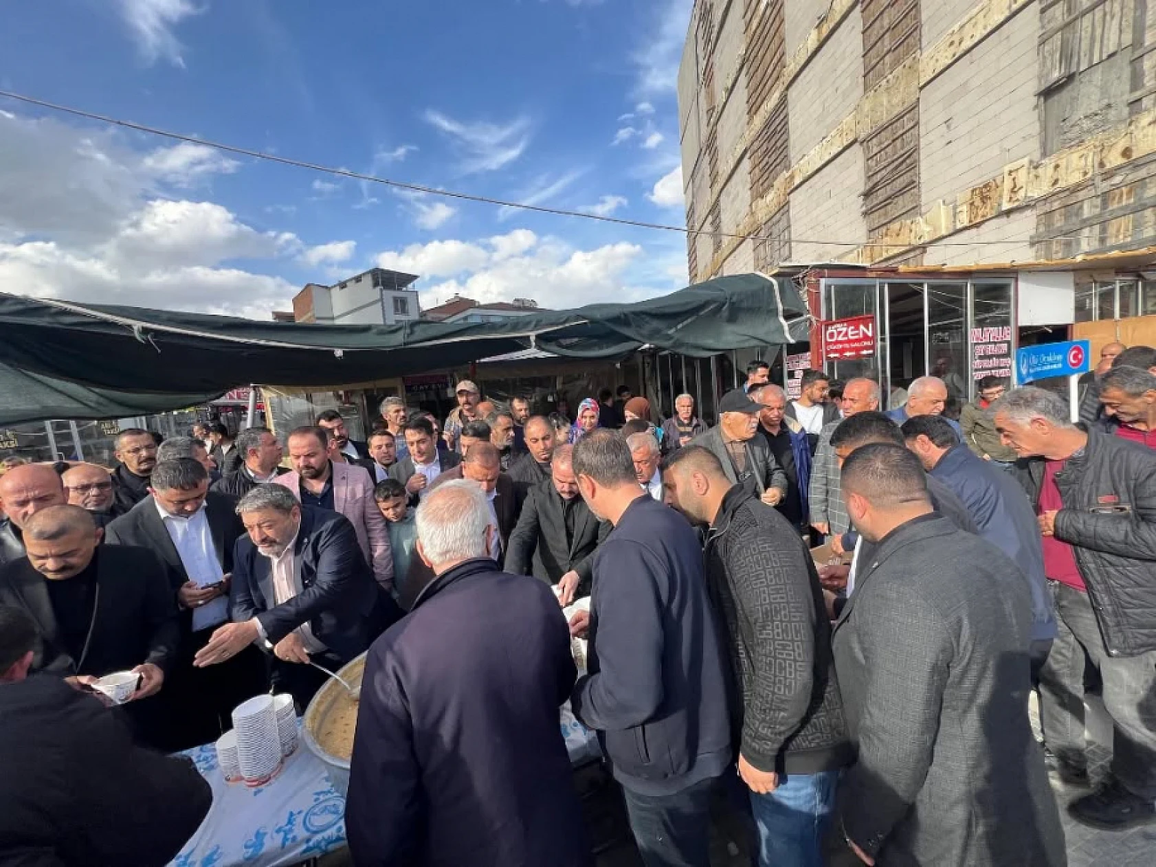 Alparslan Türkeş İçin Aşure İkram Edildi...