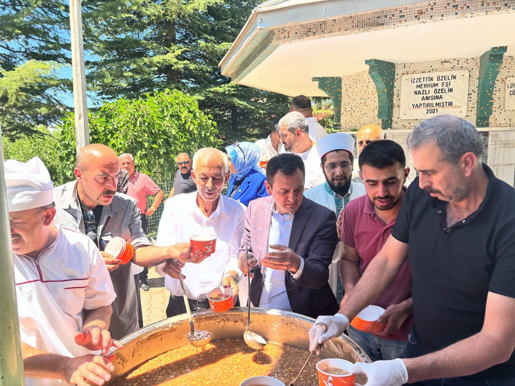 Arapgir'de Muharrem Ayı Bereketi: Cuma Namazı Sonrası Aşure İkramı