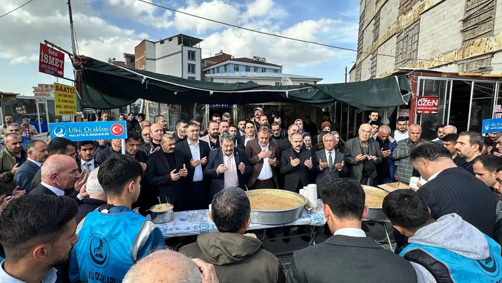 Alparslan Türkeş İçin Aşure İkram Edildi...