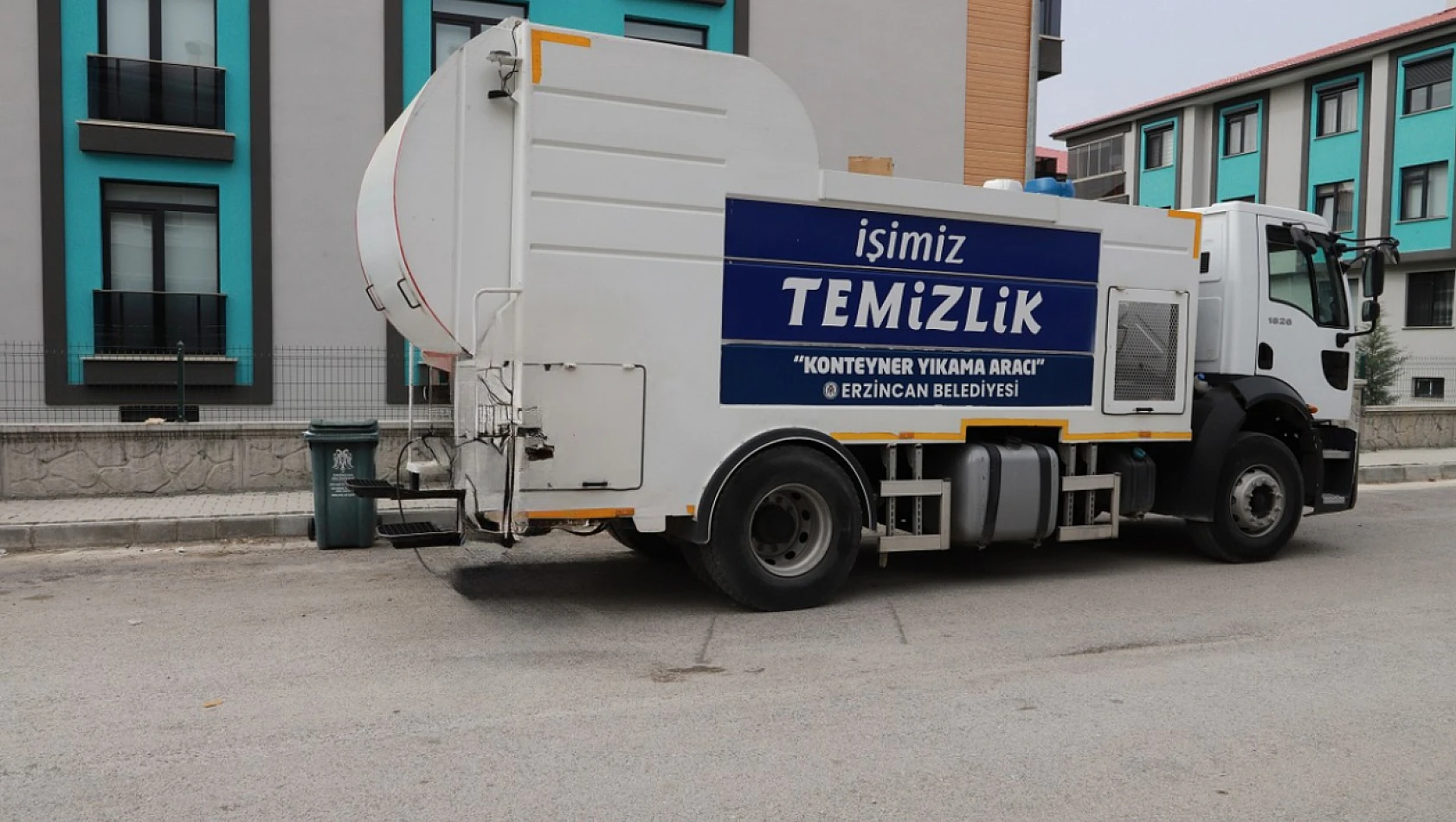 Erzincan Şehir genelinde temizlik çalışmalarımıza devam ediyor...