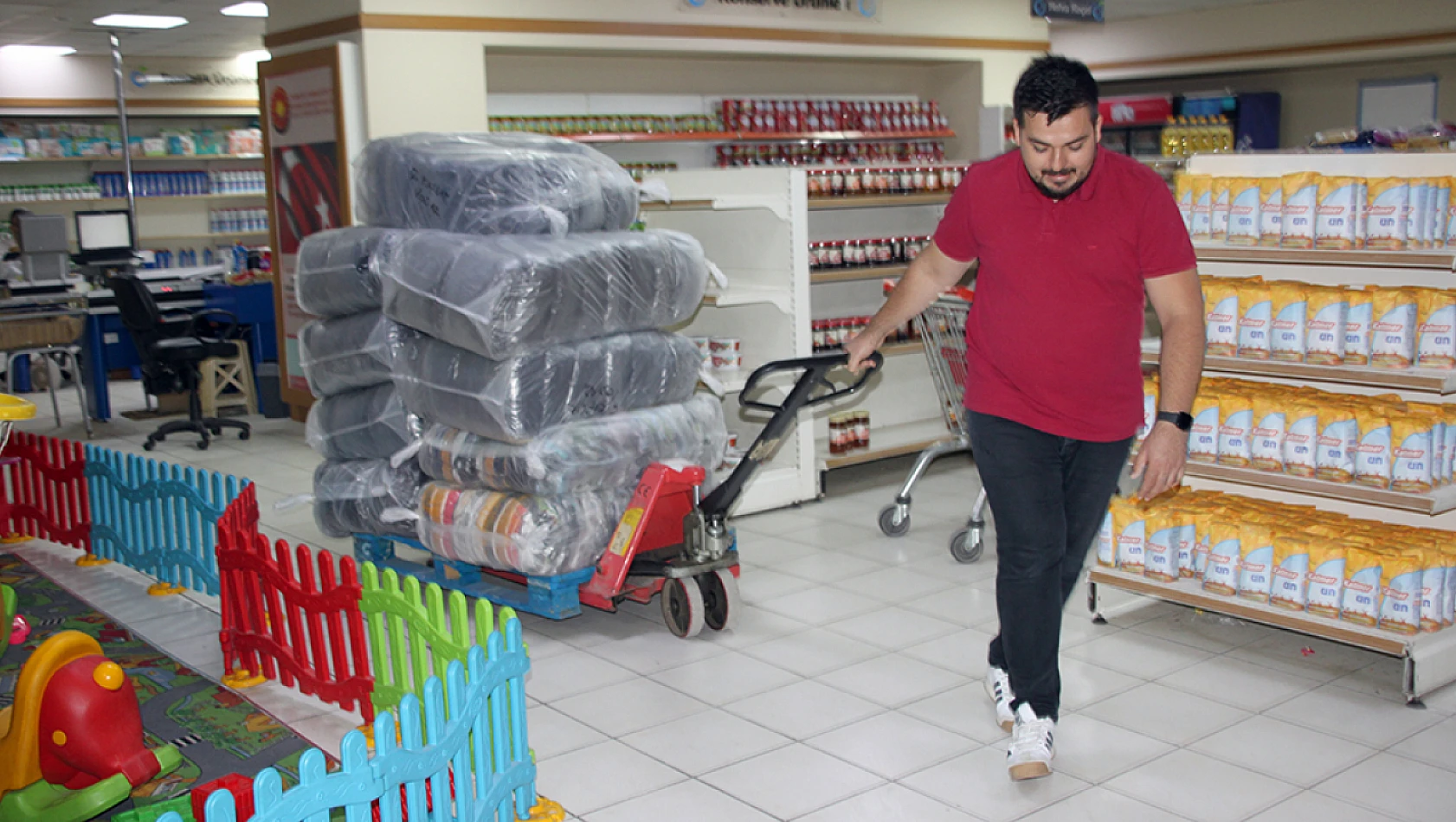 Hayat Ağacı Derneği'nden Çocuklara Yardım