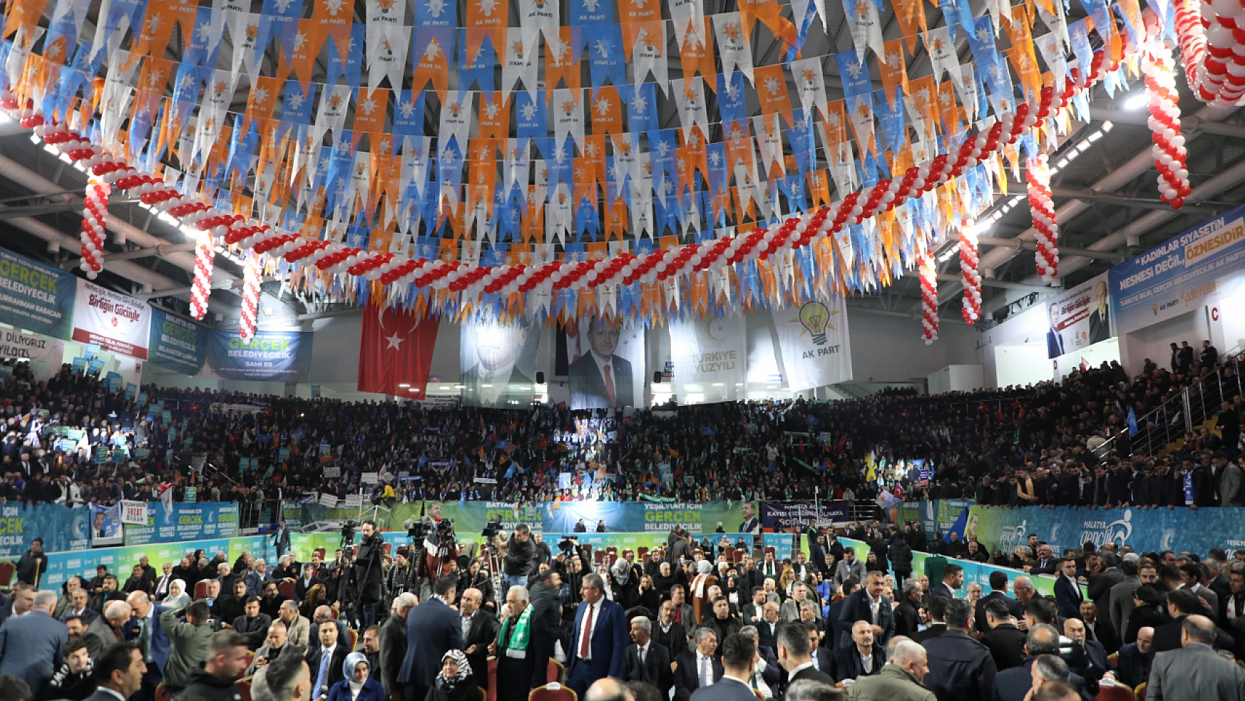 AK Parti İlçe Başkan Adaylarını Resmen Açıkladı...
