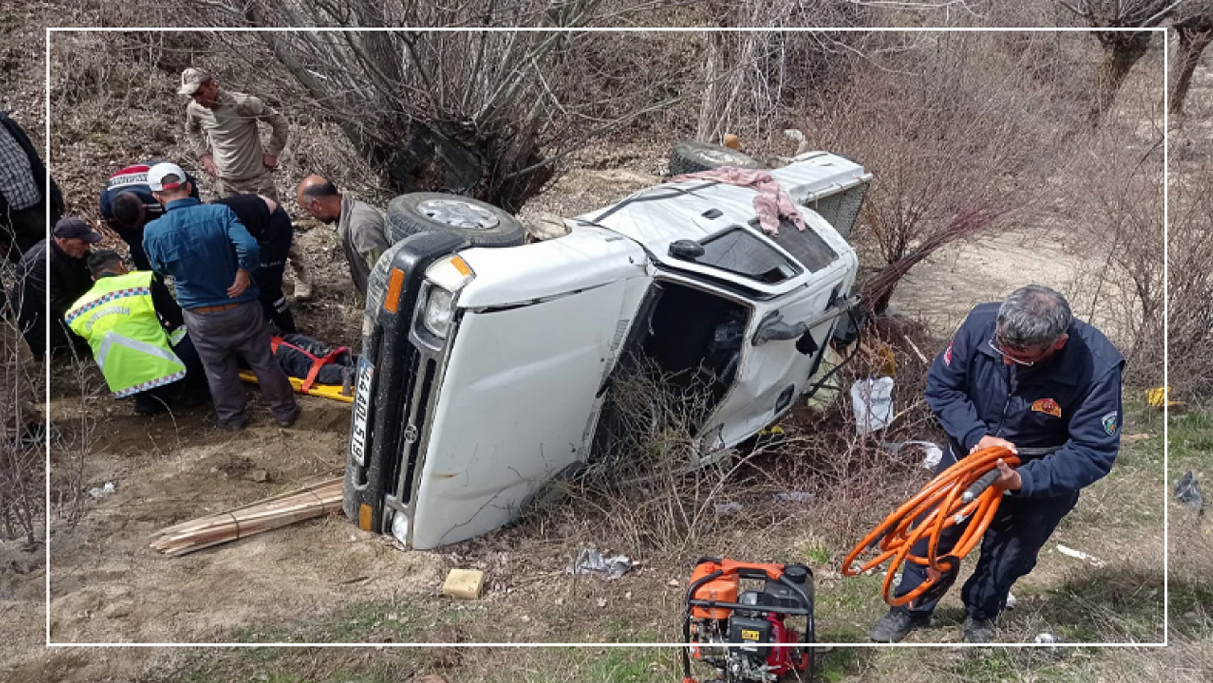Doğanşehir'de Araç Şarampole Uçtu, İki Kişi Yaralandı