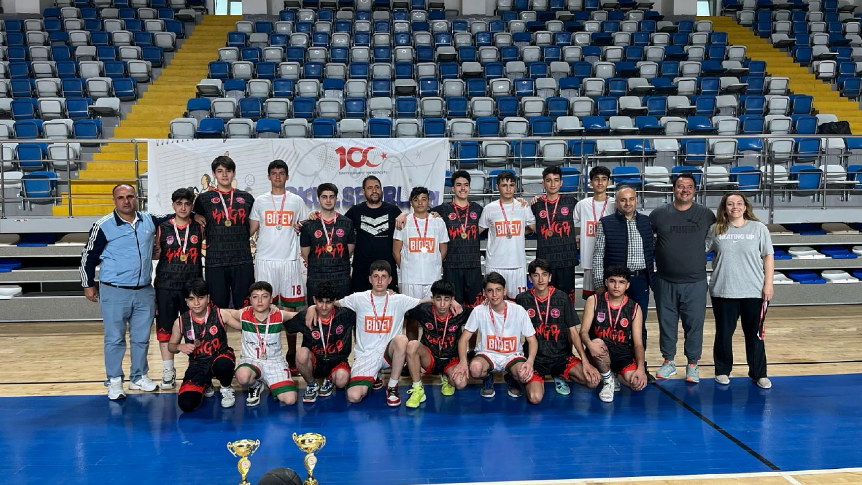 Özel Kanguru Okulları Fen Lisesi öğrencileri Malatya Şampiyonu oldu.