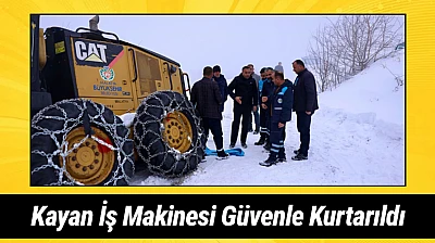 Akçadağ'da Karla Mücadele: Kayan İş Makinesi Güvenle Kurtarıldı