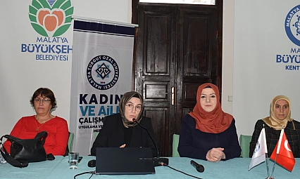 Kadın Meclisi'nden Toplumsal Bilinci Güçlendiren Konferans