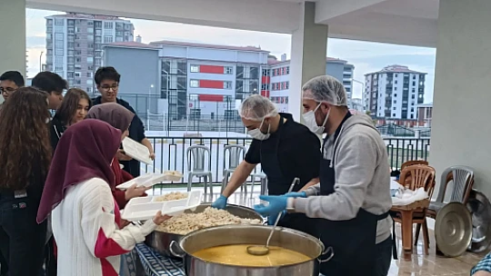 Geleceğe Yatırım: Eğitimcilerden Öğrencilere Ramazan Sofrası