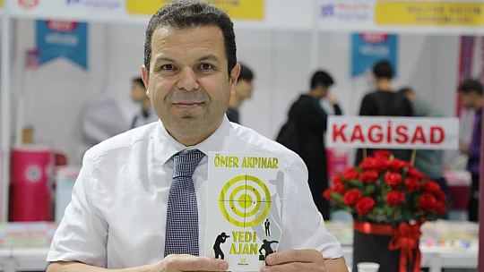 Yazar Ömer Akpınar: 'Okumazsanız karanlıktasınız'