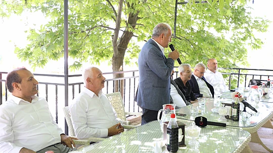 Cömertoğlu: 'CHP'li Belediyelere karşı savunma hakkı vermiyorlar'