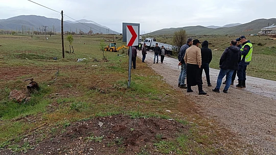 Kurucaova-Kalecik Yolunda Kaza: İki Kişi Yaralandı