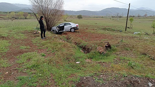 Kurucaova-Kalecik Yolunda Kaza: İki Kişi Yaralandı
