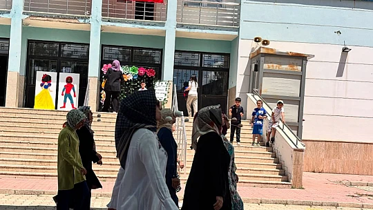 Arapgir'de Renkli Şenlik: Minikler Sahneye Çıktı, Veliler Yarıştı