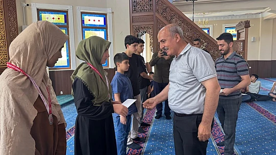 Başarılı Öğrenciler Kale'de Ödüllendirildi