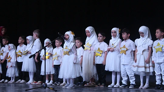 Kur'an Kursu Kapanış Programında Gazze'ye Selam