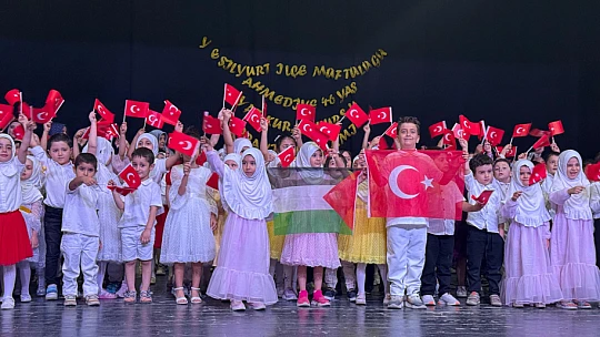 Kur'an Kursu Kapanış Programında Gazze'ye Selam