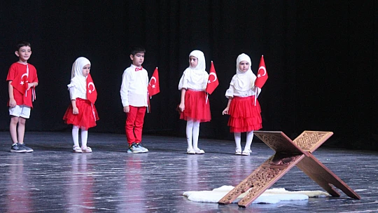 Kur'an Kursu Kapanış Programında Gazze'ye Selam